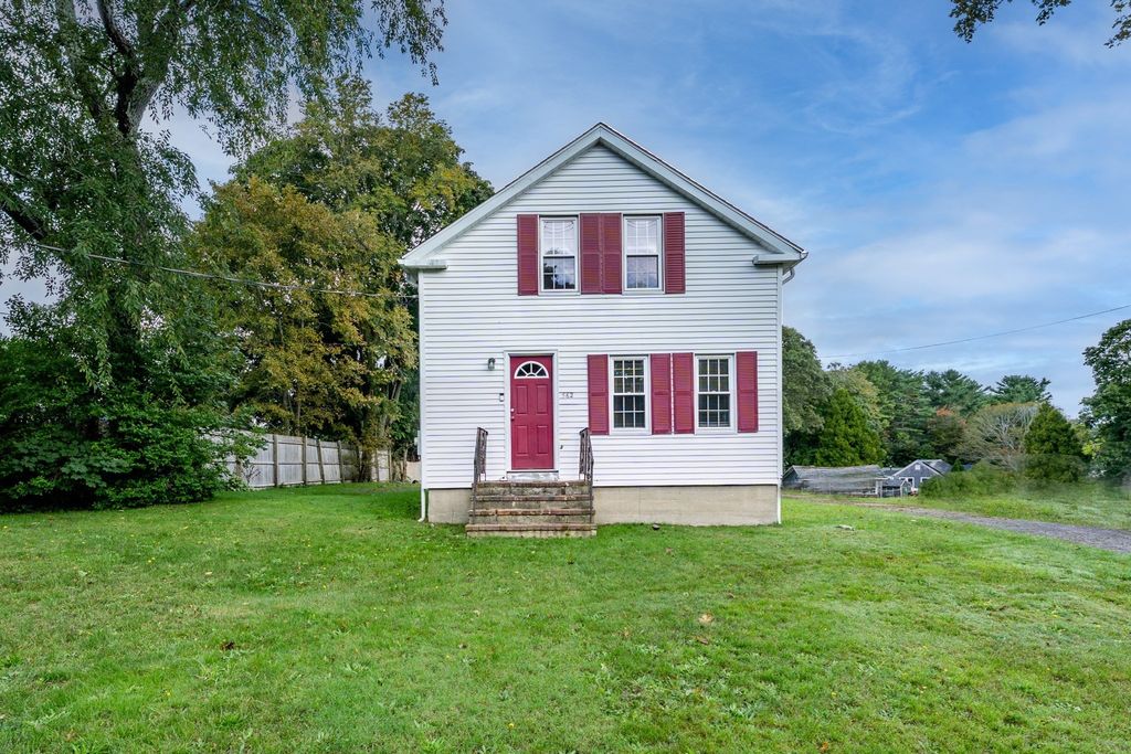 562 Waquoit Hwy, Falmouth, MA 02536