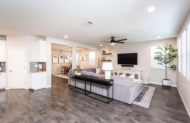 906 Landsdale Ct, El Dorado Hills, CA 95762