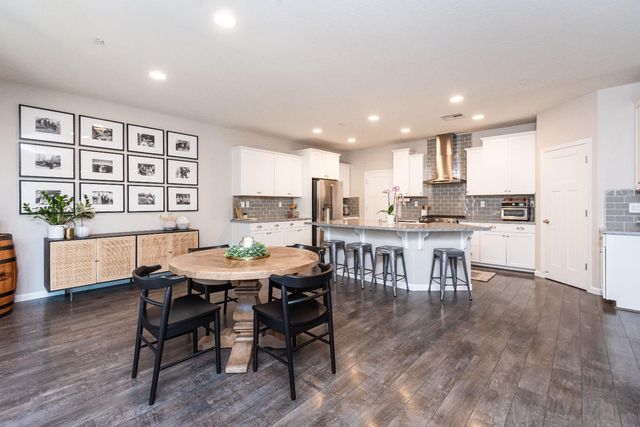 906 Landsdale Ct, El Dorado Hills, CA 95762