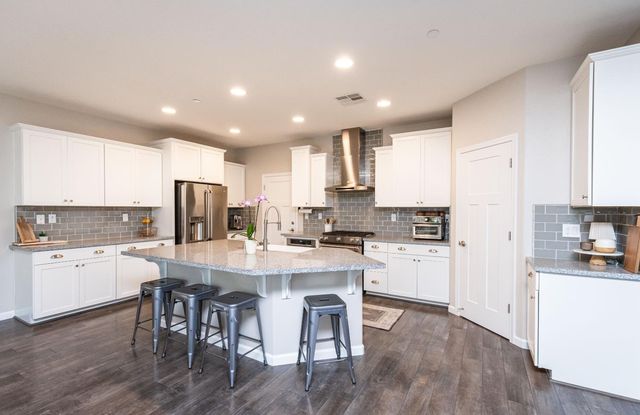 906 Landsdale Ct, El Dorado Hills, CA 95762