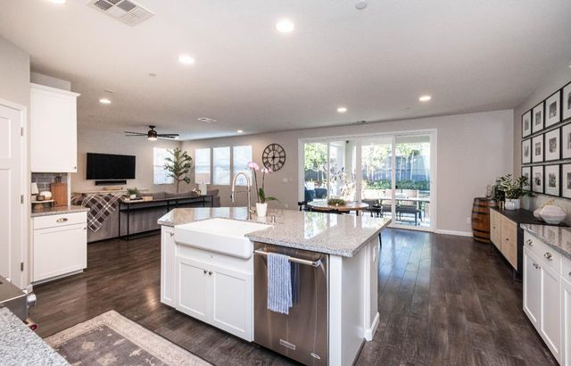 906 Landsdale Ct, El Dorado Hills, CA 95762