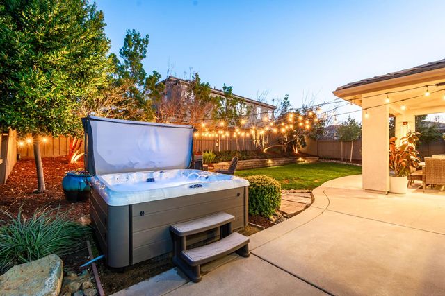 906 Landsdale Ct, El Dorado Hills, CA 95762