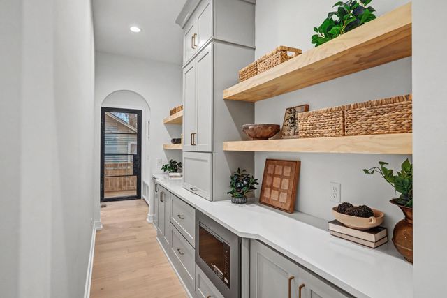 1109 N 2nd St, Nashville, TN 37207