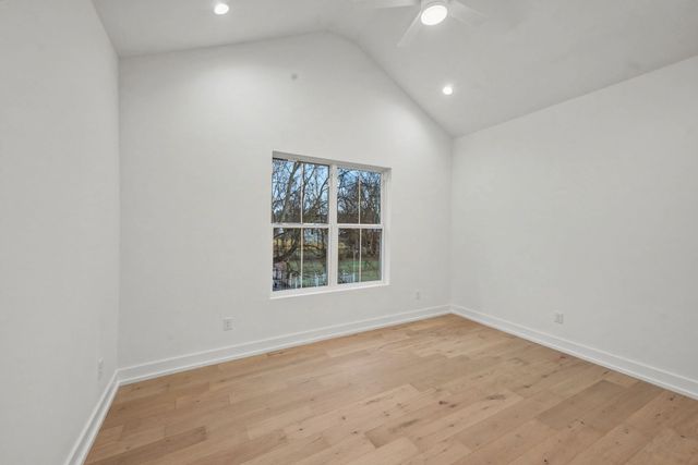 1109 N 2nd St, Nashville, TN 37207