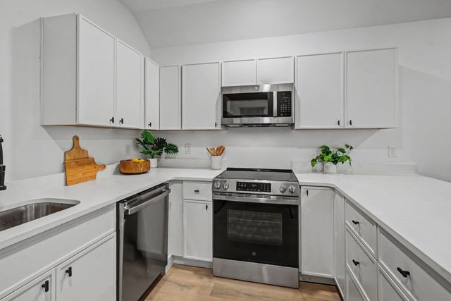 1109 N 2nd St, Nashville, TN 37207