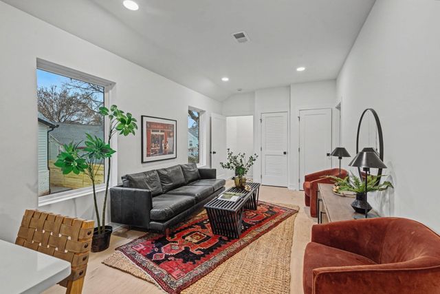 1109 N 2nd St, Nashville, TN 37207