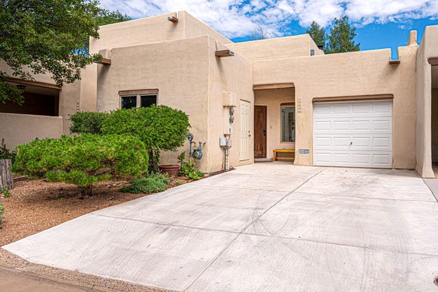 3220 La Paz Lane 20, Santa Fe, NM 87507