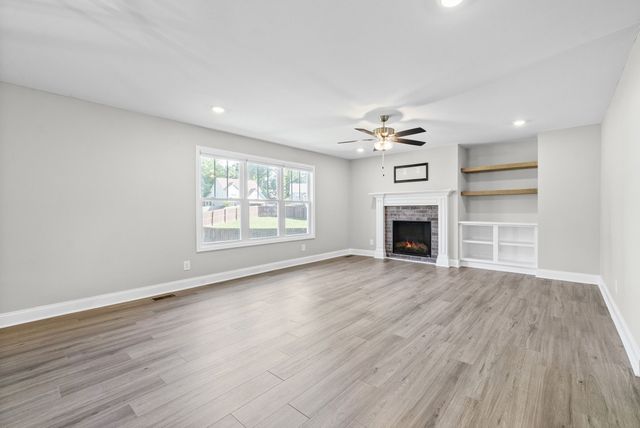 528 Macy Lynn Drive, Clarksville, TN 37042