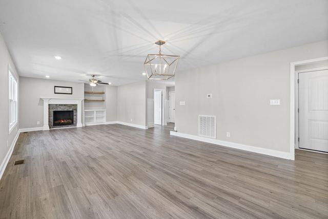 528 Macy Lynn Drive, Clarksville, TN 37042