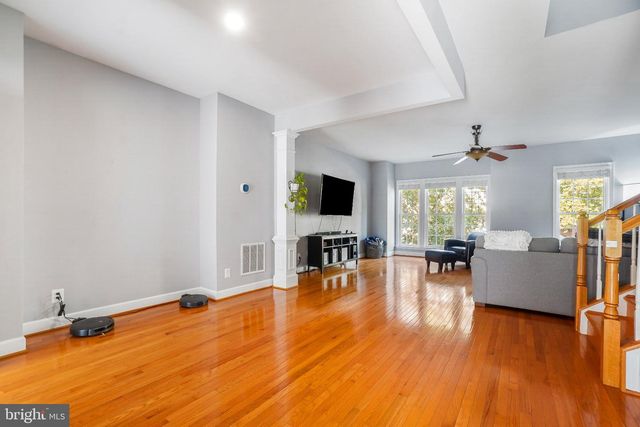 14899 POTOMAC BRANCH DR, Woodbridge, VA 22191