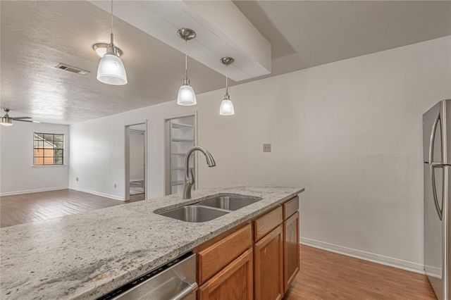 2402 Sycamore Avenue E1, Huntsville, TX 77340
