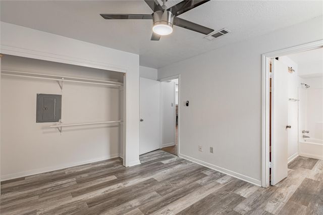 2402 Sycamore Avenue E1, Huntsville, TX 77340