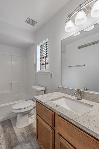 2402 Sycamore Avenue E1, Huntsville, TX 77340