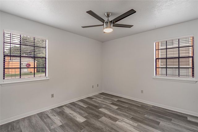 2402 Sycamore Avenue E1, Huntsville, TX 77340