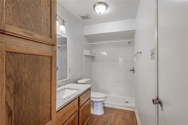 2402 Sycamore Avenue E1, Huntsville, TX 77340