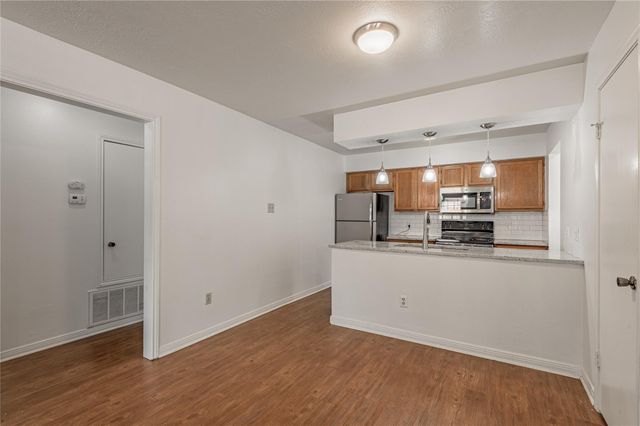 2402 Sycamore Avenue E1, Huntsville, TX 77340