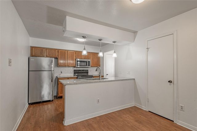 2402 Sycamore Avenue E1, Huntsville, TX 77340