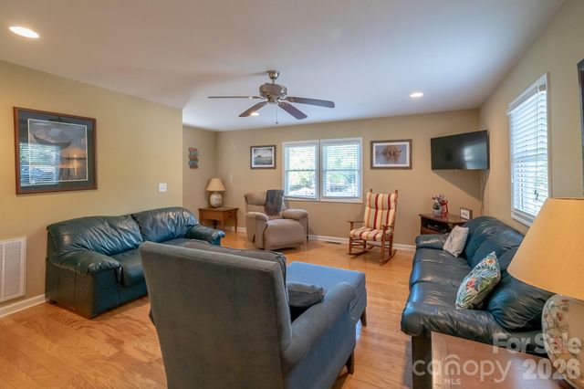 150 Pinehaven Lane, New London, NC 28127