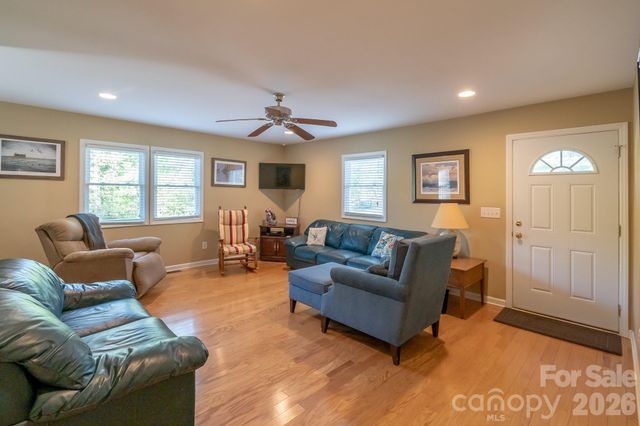 150 Pinehaven Lane, New London, NC 28127