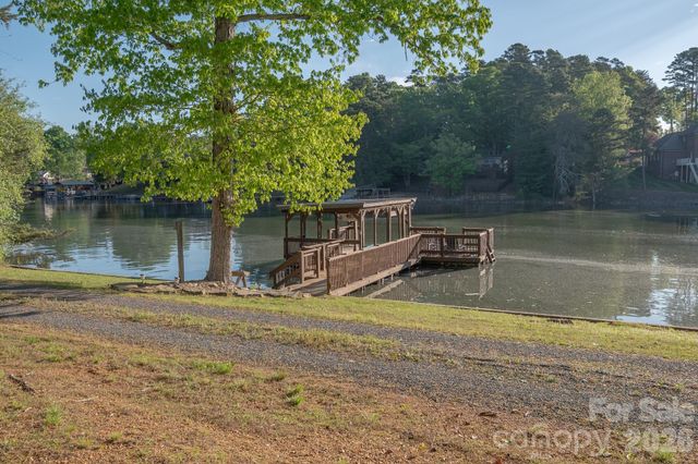 150 Pinehaven Lane, New London, NC 28127