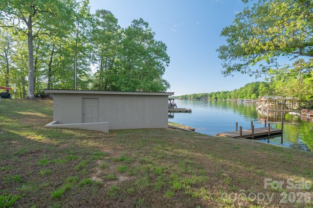 150 Pinehaven Lane, New London, NC 28127