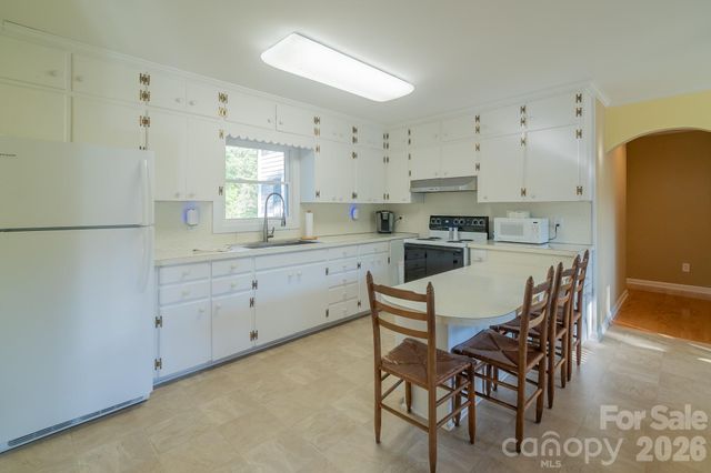150 Pinehaven Lane, New London, NC 28127