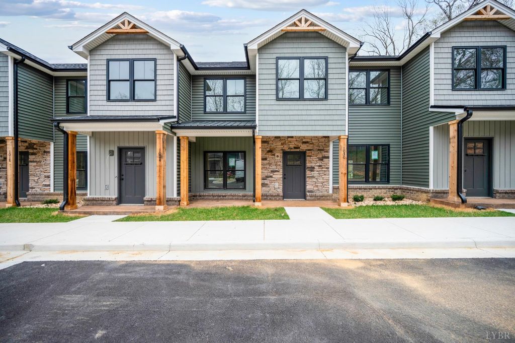 1006 Wythe Drive, Forest, VA 24551