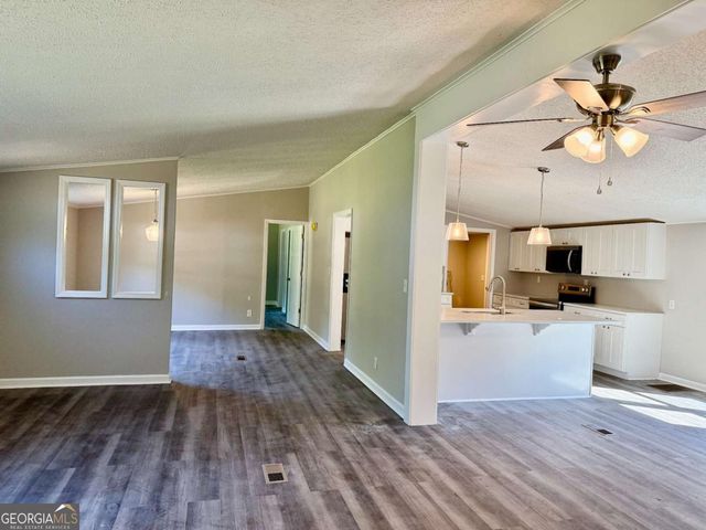 183 Pelican Road, Woodbine, GA 31569