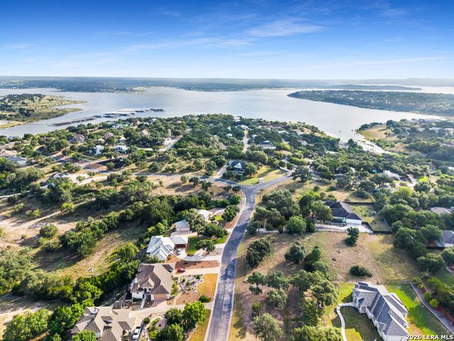 1104 KINGS COVE DR, Canyon Lake, TX 78133
