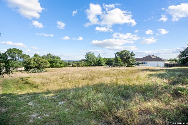 1104 KINGS COVE DR, Canyon Lake, TX 78133
