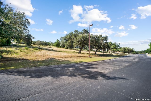 1104 KINGS COVE DR, Canyon Lake, TX 78133