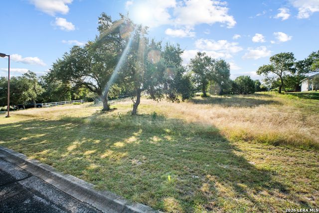 1104 KINGS COVE DR, Canyon Lake, TX 78133