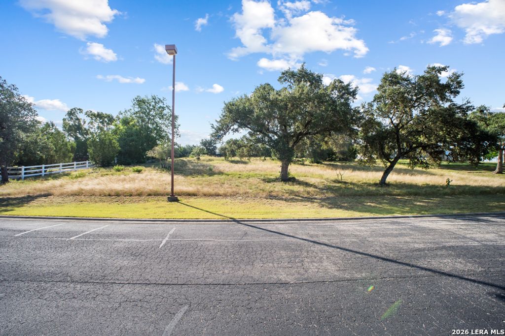 1104 KINGS COVE DR, Canyon Lake, TX 78133