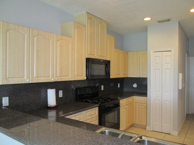 10682 OLD HAMMOCK Way, Wellington, FL 33414