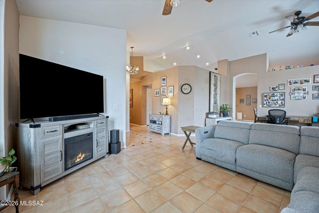 9557 N Elan Lane, Tucson, AZ 85742