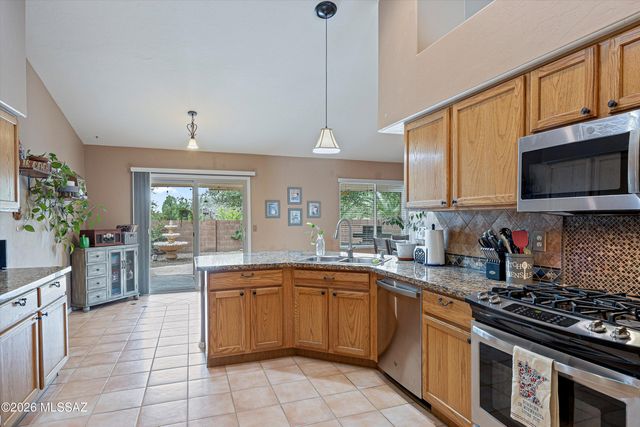 9557 N Elan Lane, Tucson, AZ 85742