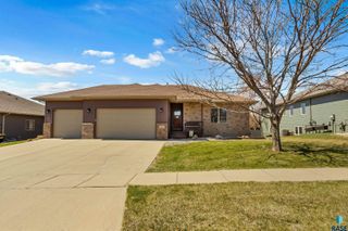 6401 S Tomar Rd, Sioux Falls, SD 57108