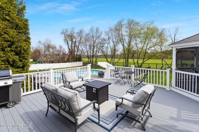 11 Nicholas Court, Cream Ridge, NJ 08514