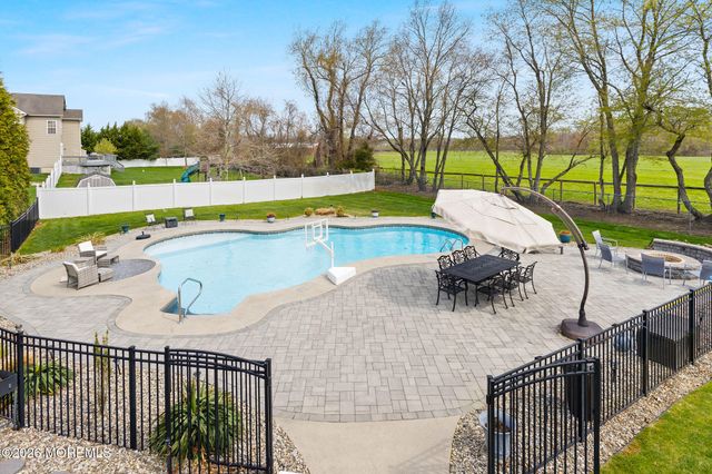 11 Nicholas Court, Cream Ridge, NJ 08514