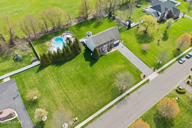 11 Nicholas Court, Cream Ridge, NJ 08514