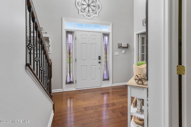 11 Nicholas Court, Cream Ridge, NJ 08514