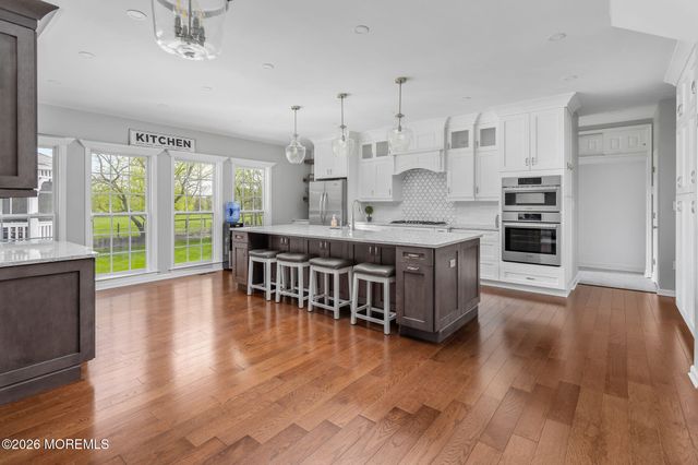11 Nicholas Court, Cream Ridge, NJ 08514