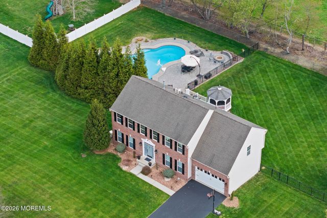 11 Nicholas Court, Cream Ridge, NJ 08514