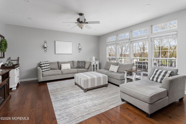 11 Nicholas Court, Cream Ridge, NJ 08514