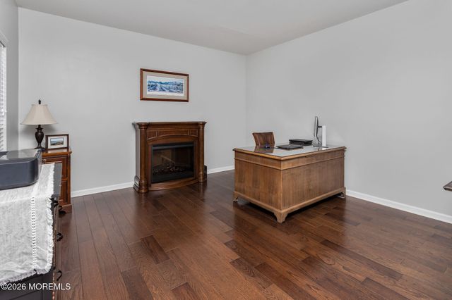11 Nicholas Court, Cream Ridge, NJ 08514