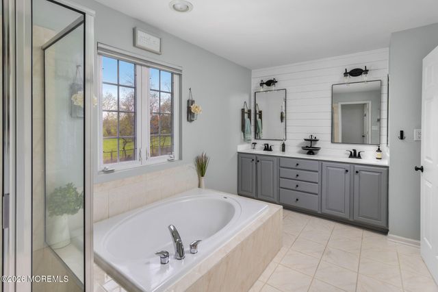 11 Nicholas Court, Cream Ridge, NJ 08514