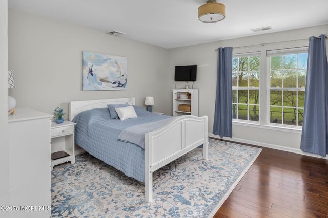 11 Nicholas Court, Cream Ridge, NJ 08514