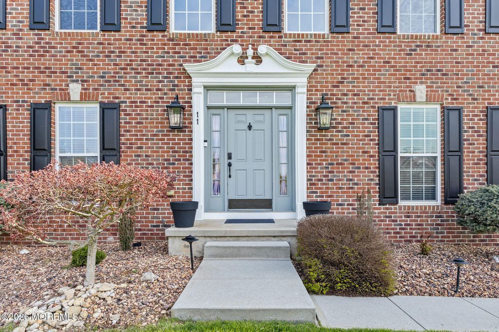 11 Nicholas Court, Cream Ridge, NJ 08514