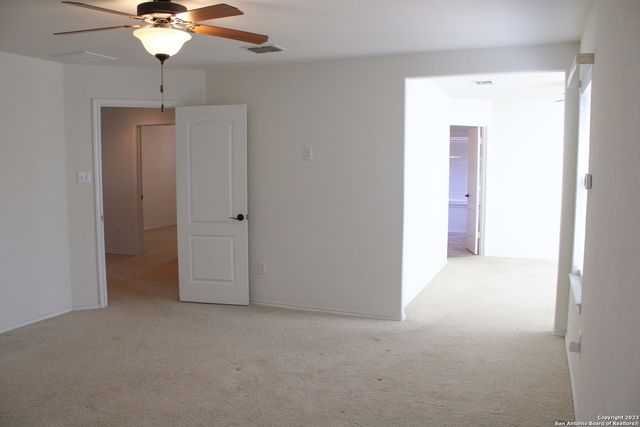 2814 DUSSELDORF, San Antonio, TX 78230