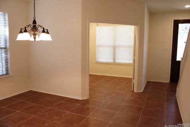2814 DUSSELDORF, San Antonio, TX 78230